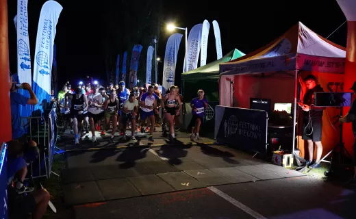 Pobiegli na Milę! Bieg dostarczył zawodnikom sporo wrażeń [WIDEO] - 18